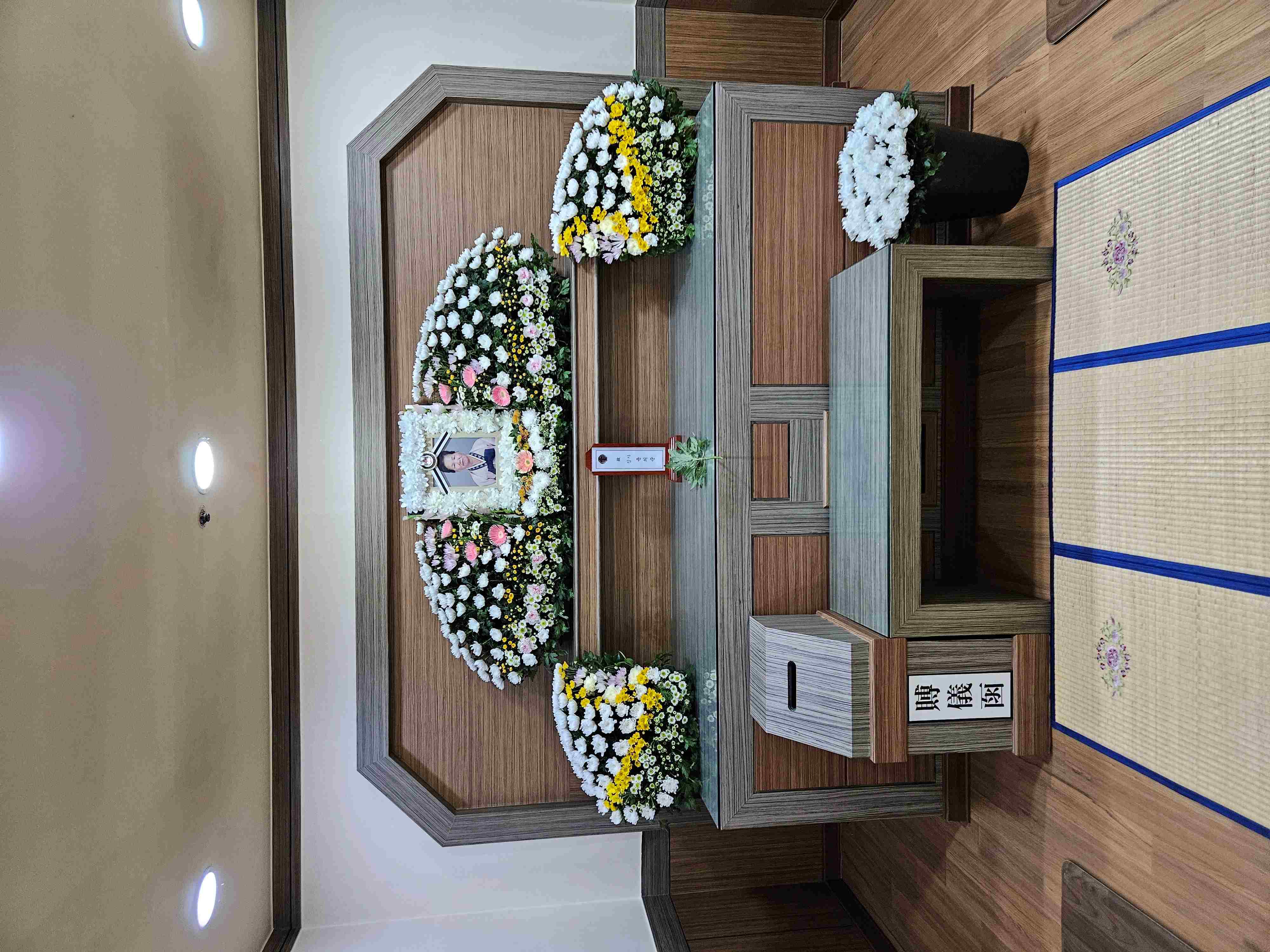 /user/d/dksangjo/editor/2309/d2b71cf6f79a4a177f0d4718d8f18c7e_1694756943_984.jpg 이미지크게보기